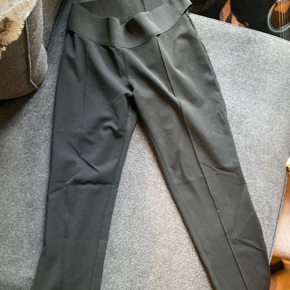 Slim Leg Black Maternity Pants – Under Bump - Picture 2 of 2